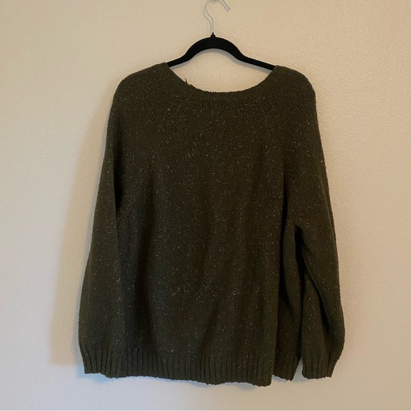 Old Navy | Olive Green Women's Crewneck Sweater - Picture 7 of 7